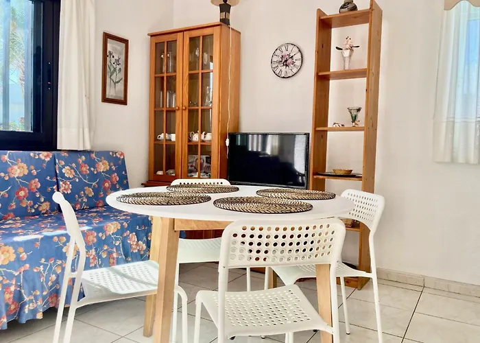 Apartamento En Primera Linea De Playa, Centrico, Tranquilo