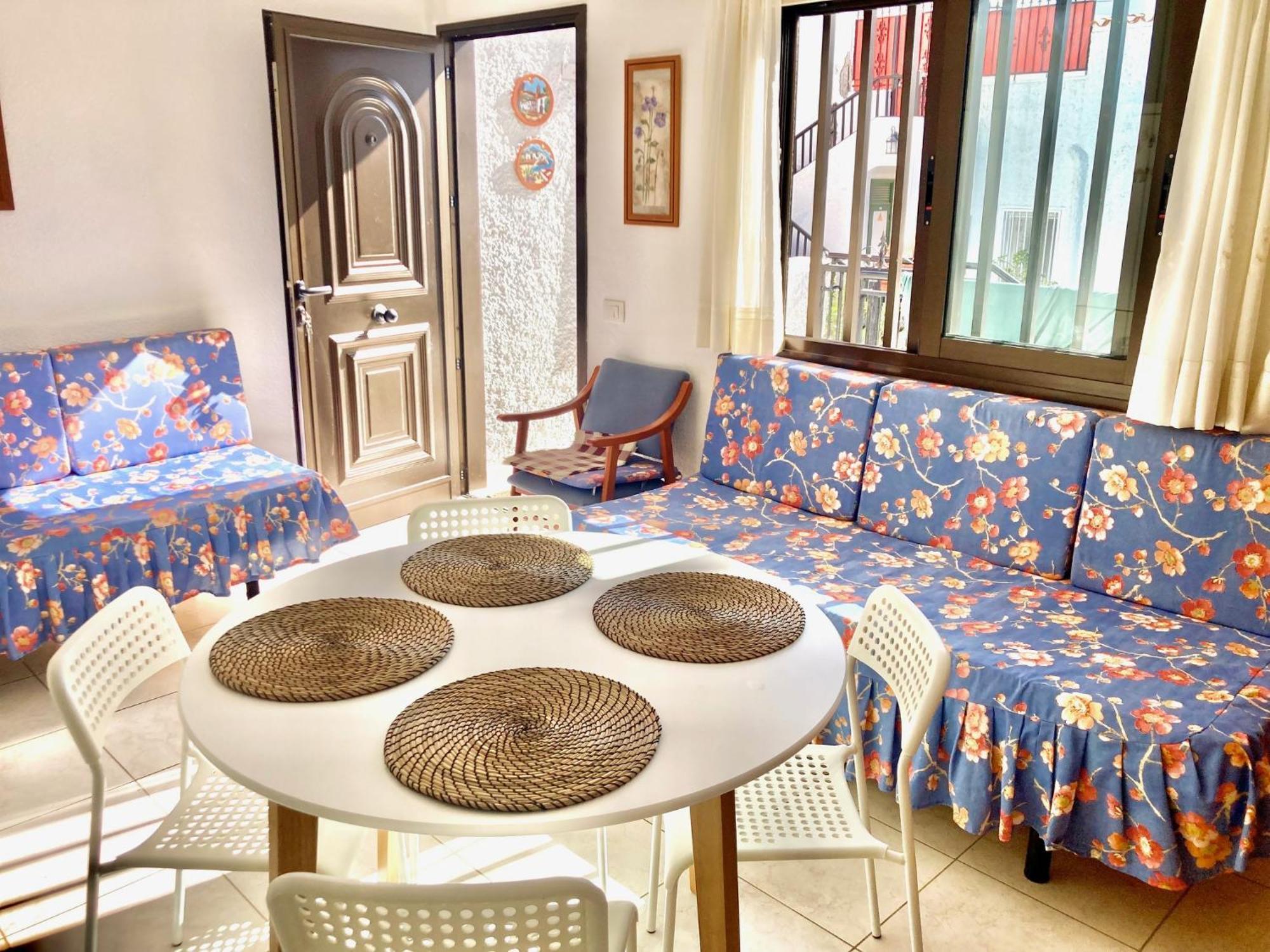 Apartment En Primera Linea De Playa, Centrico, Tranquilo Playa de las Americas (Tenerife)